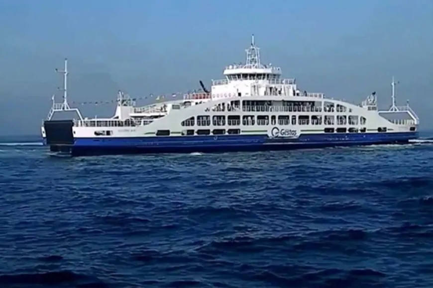 Gökçeada ile Bozcaada feribot seferlerine fırtına engeli