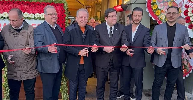 Başkan Erkek’in Kurdelesini Kestiği İşletme Belediye Ekiplerince Yıkıldı