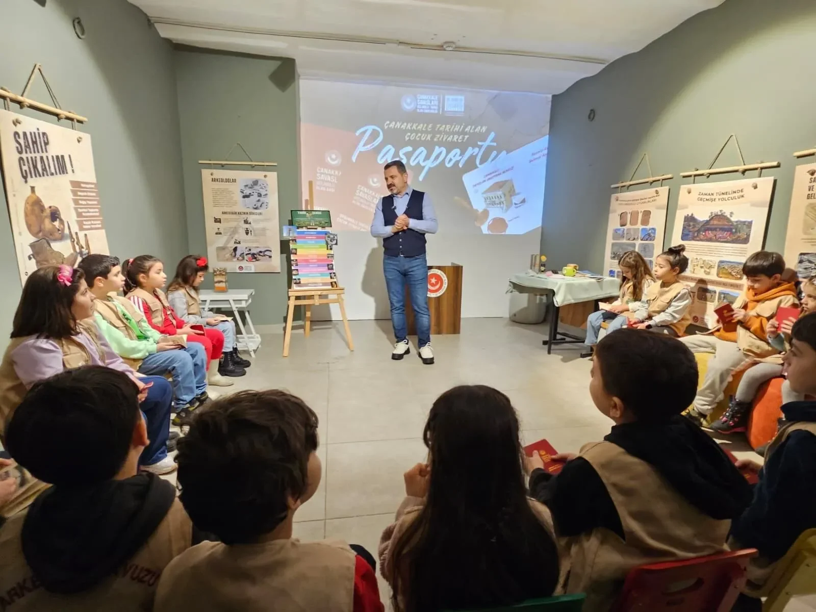 Çanakkale’de Çocuklar Tarihi Keşfediyor: "Ziyaret Pasaportu" Projesi Başladı